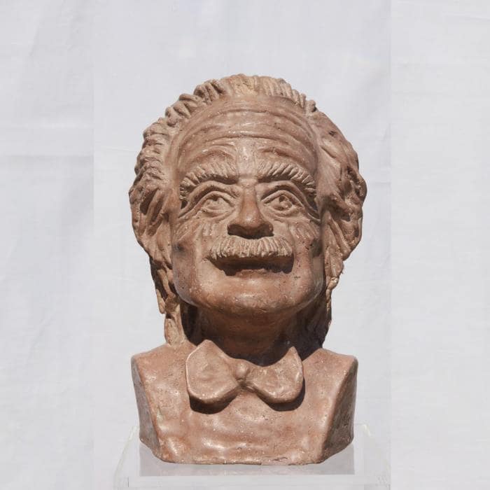 Einstein, sculpture by Neisa Guerra
